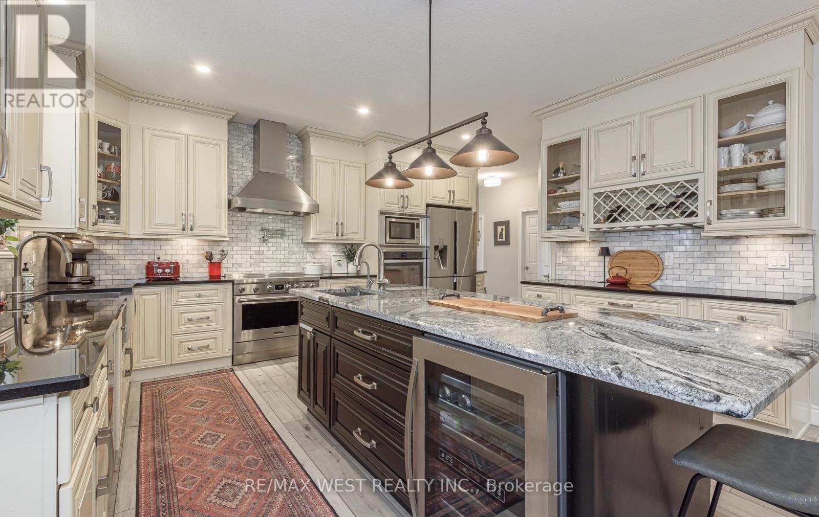 128 SAMMON DRIVE - Image 13