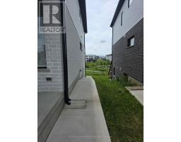 Lower Unit - 2214 Tokala Trail, London North, ON N6G0V8 Photo 16