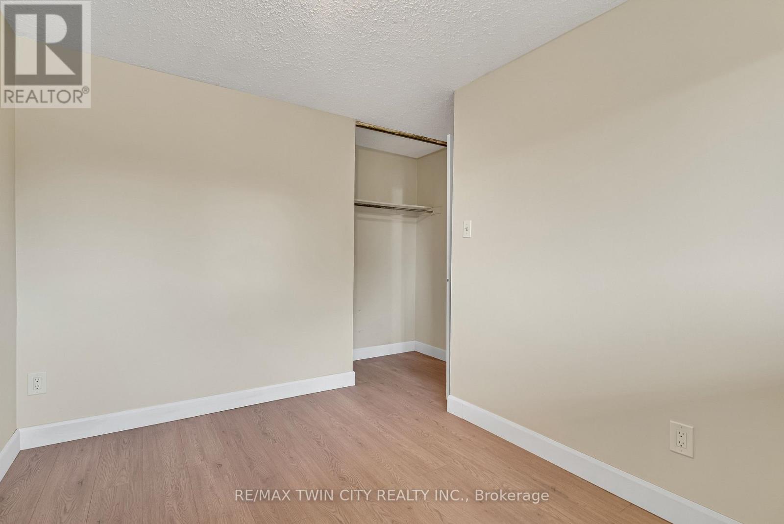 #23 25 UPPER CANADA DRIVE - Image 24
