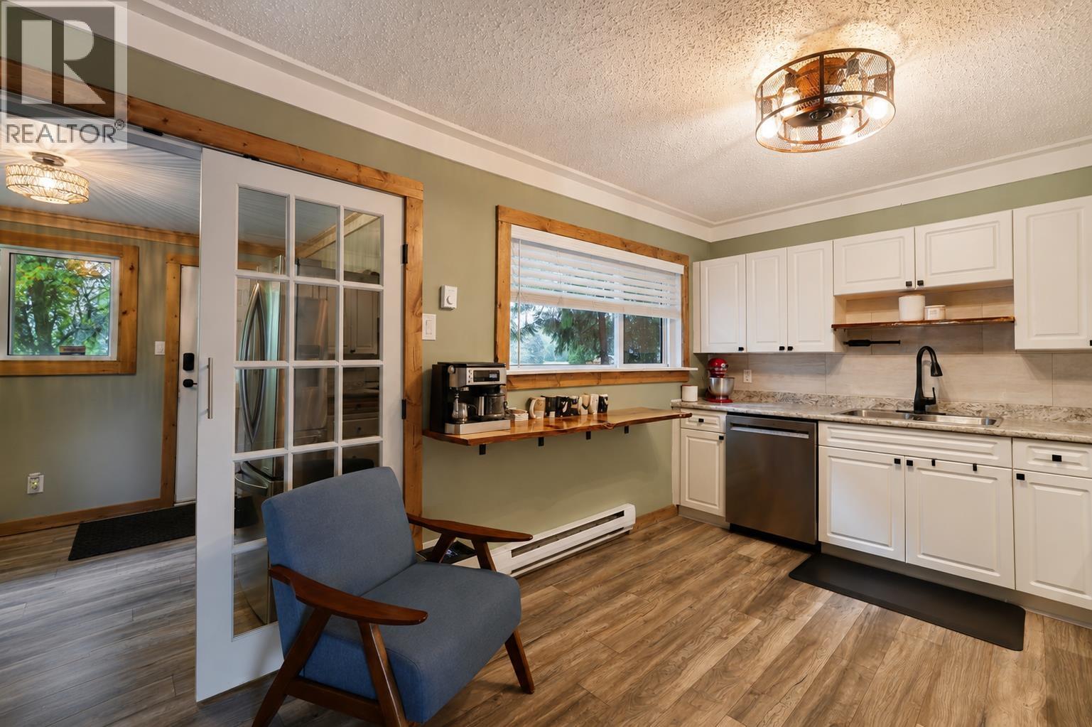 33 OKANAGAN STREET - 4