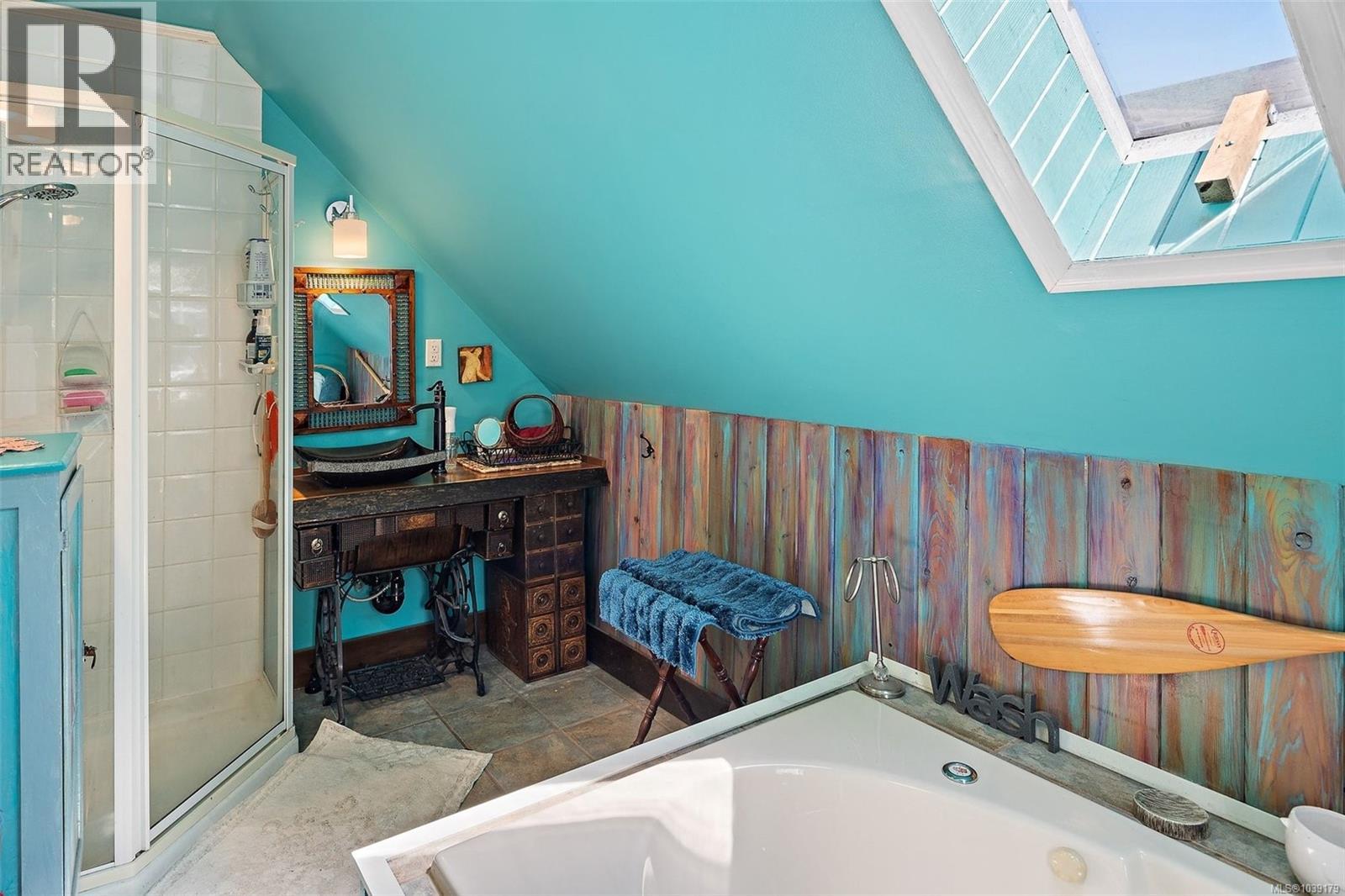 9712 Chemainus Rd - 33