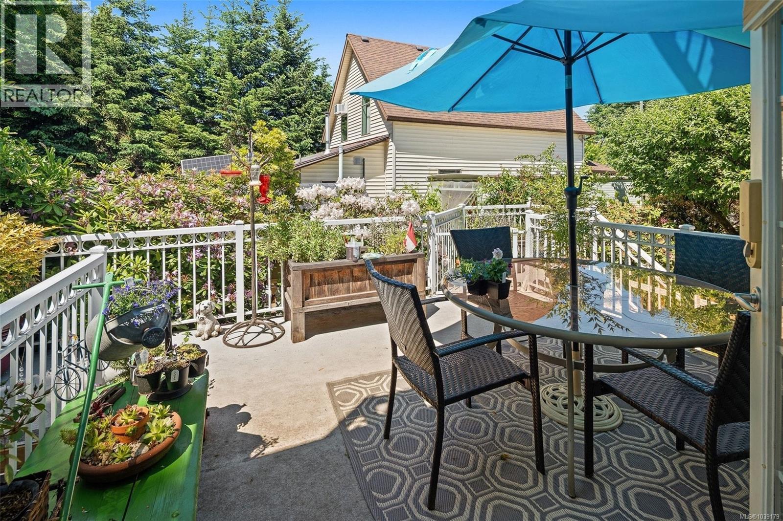 9712 Chemainus Rd - Image 23