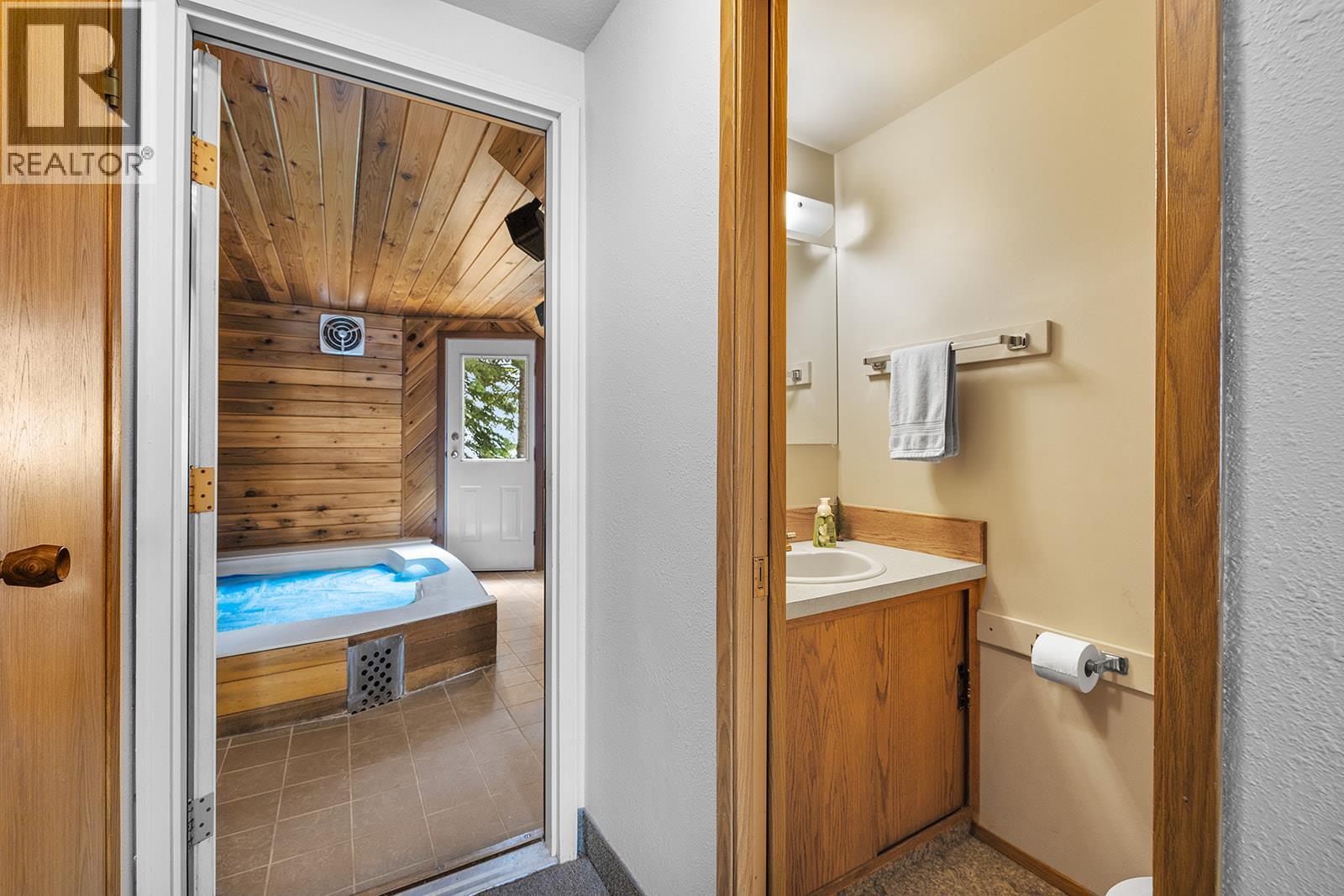 7485 Porcupine Road Unit# 1 and 2, Big White