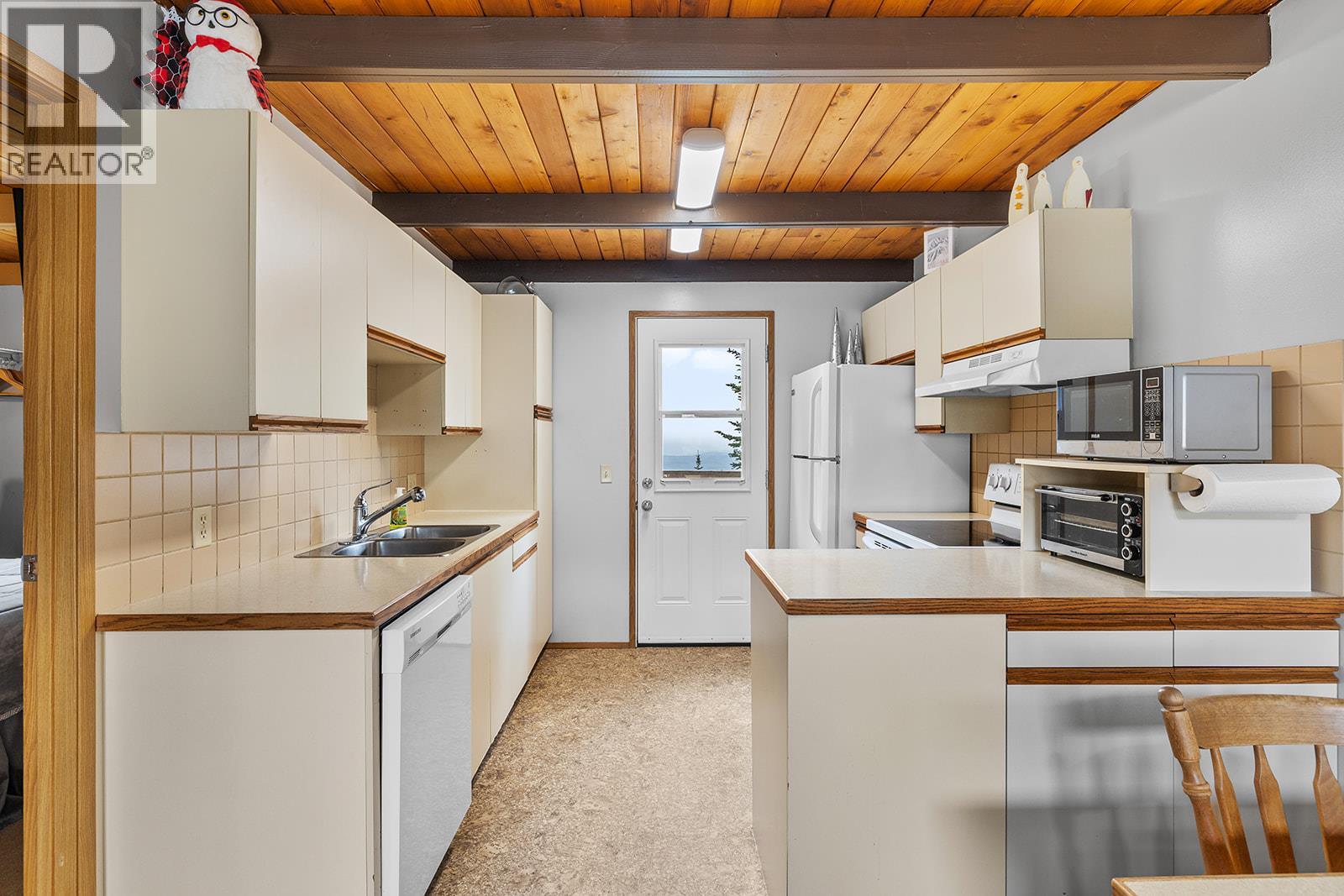 7485 Porcupine Road Unit# 1 and 2, Big White