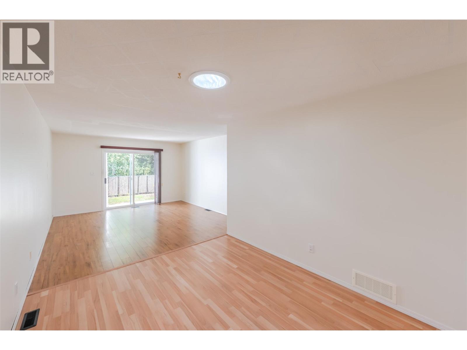 #18 115 REDWING Place - 10