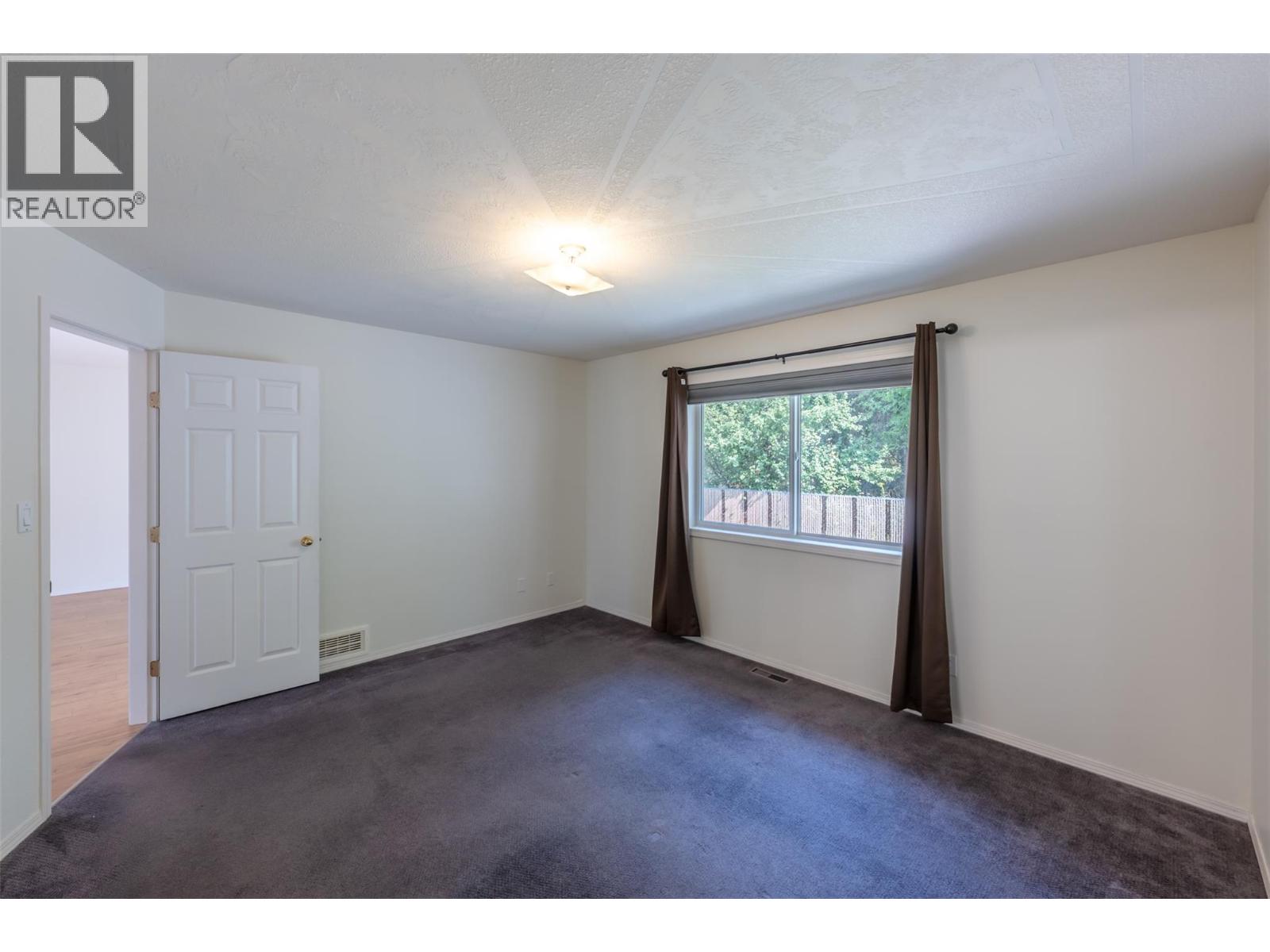 #18 115 REDWING Place - 28