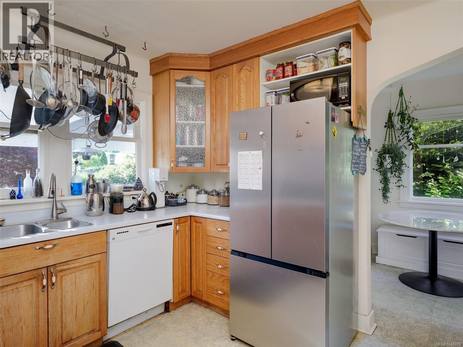 2633 Orchard Ave - Image 10