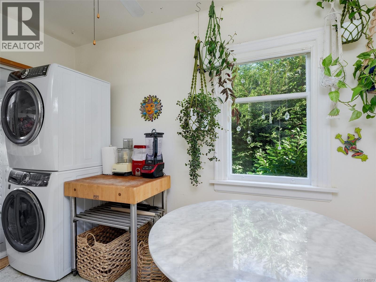 2633 Orchard Ave - Image 12