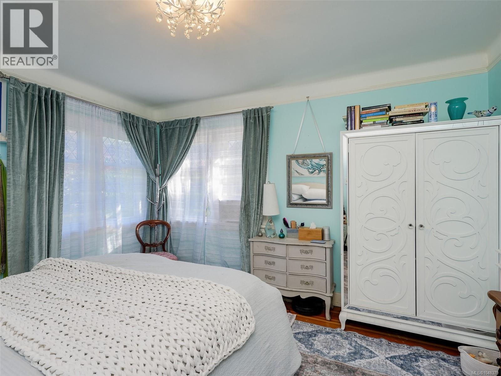 2633 Orchard Ave - 13