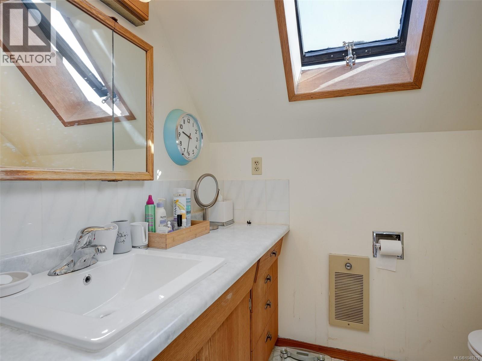 2633 Orchard Ave - 18