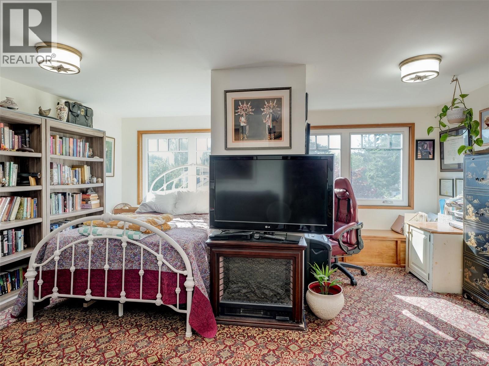 2633 Orchard Ave - Image 20
