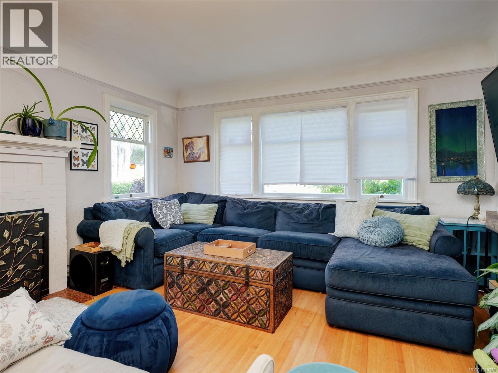 2633 Orchard Ave - Image 3