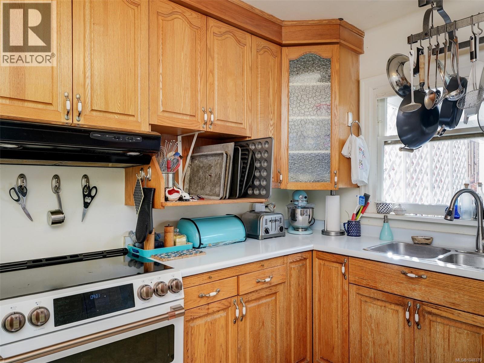 2633 Orchard Ave - Image 8