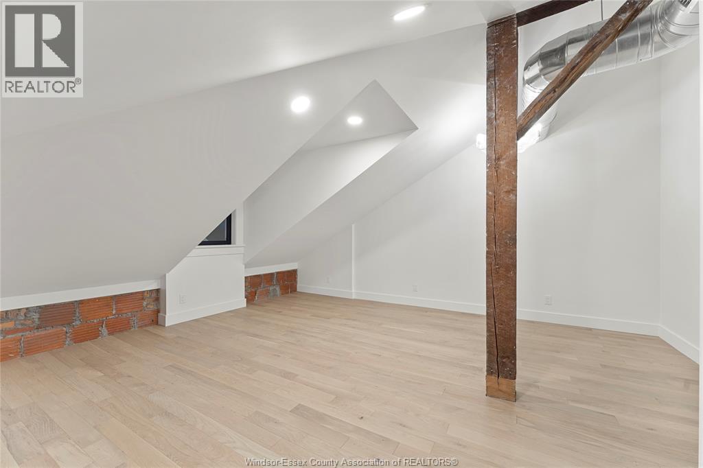#403 247 BROCK STREET - 42