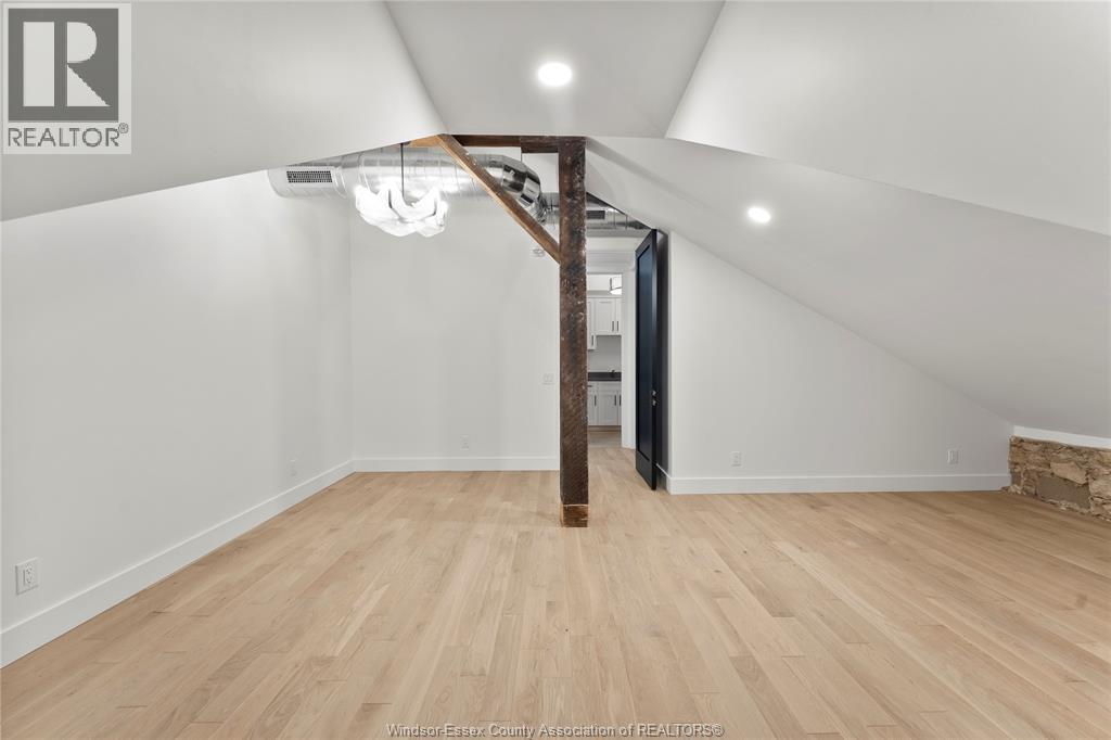 #403 247 BROCK STREET - 44