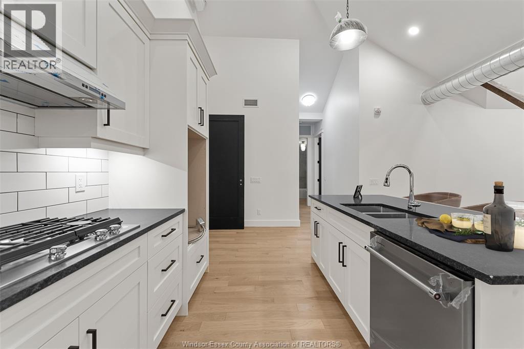 #403 247 BROCK STREET - Image 9