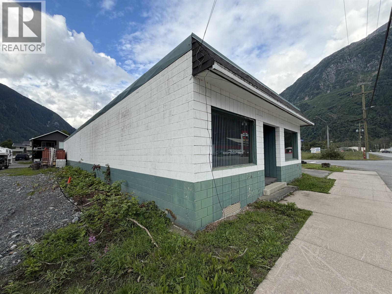 503 CONWAY Street, Stewart