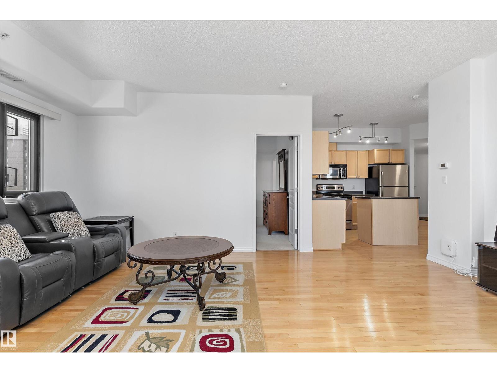#806 10319 111 ST NW - 15