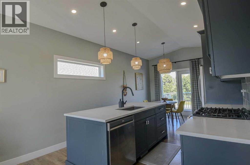 670 Anderson Close NW - 15