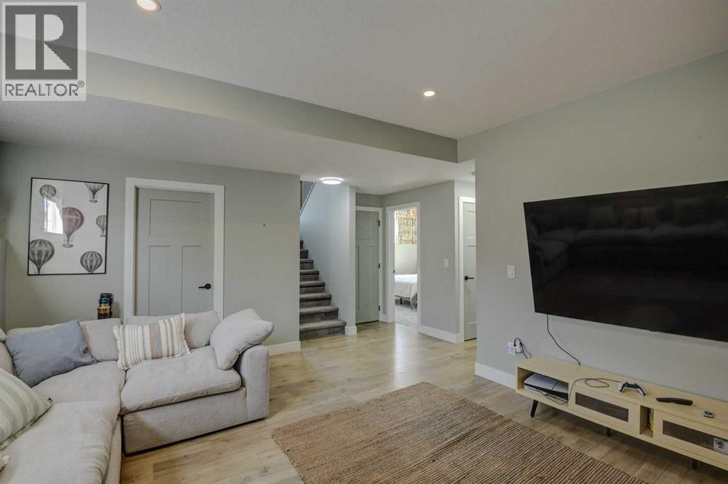 670 Anderson Close NW - 25