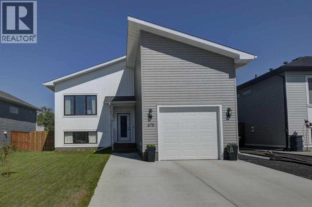 670 Anderson Close NW - 2