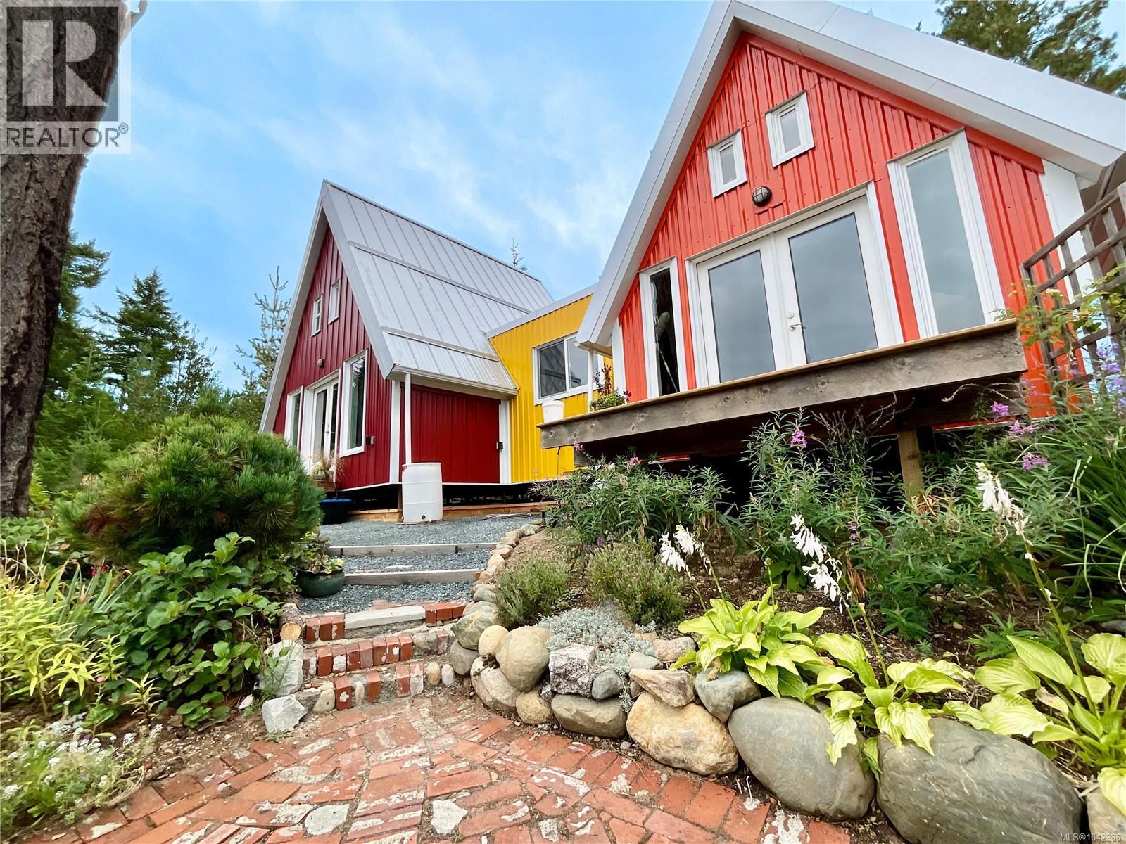 4150 Pinecrest Rd, Denman Island