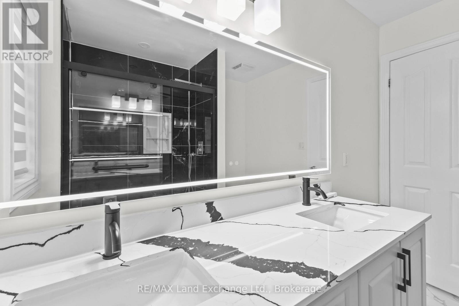 849 SUMPTON STREET - Image 32