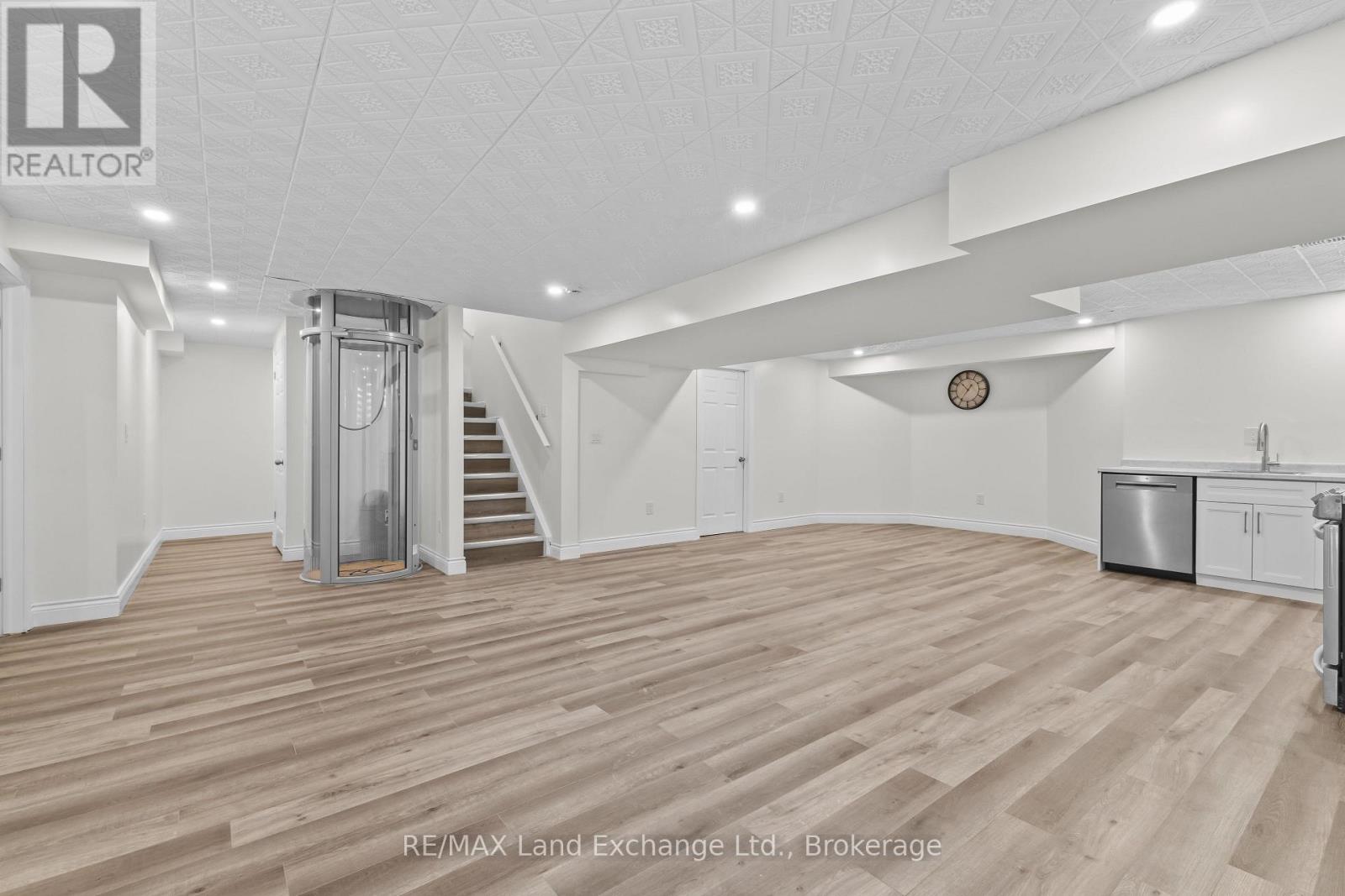 849 SUMPTON STREET - Image 34