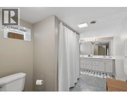 960 Cliff Avenue, Burnaby, BC V5A2J5 Photo 25