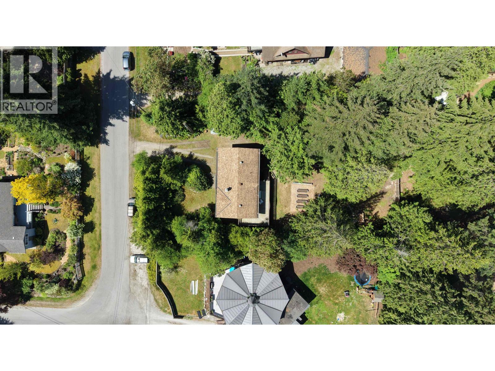 8044 DOGWOOD DRIVE, Halfmoon Bay