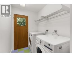 8044 Dogwood Drive, Halfmoon Bay, BC V7Z1A7 Photo 23