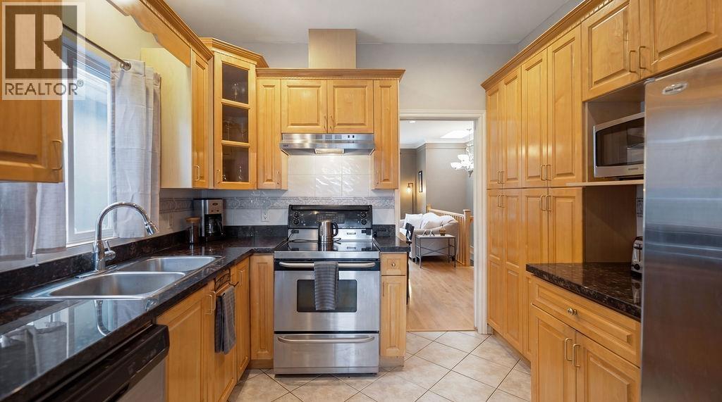 8 Bed, 6 Bath House for Sale in Vancouver – 968 E 31ST AVENUE, Vancouver – MLS# R3160514 - Image 10