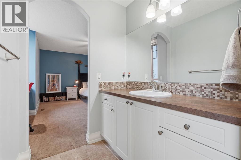 258244 10 Street E - Image 26