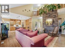 Living room - 258244 10 Street E, Rural Foothills County, AB T0L0X0 Photo 8