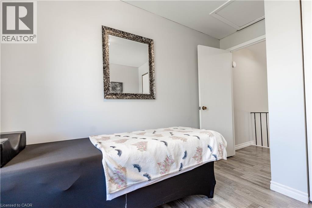82 OVERLEA Drive - 24