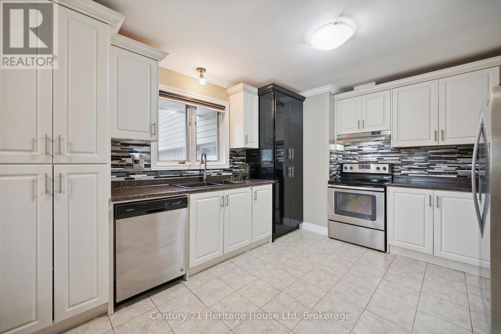 146 CORNELL AVENUE - Image 12