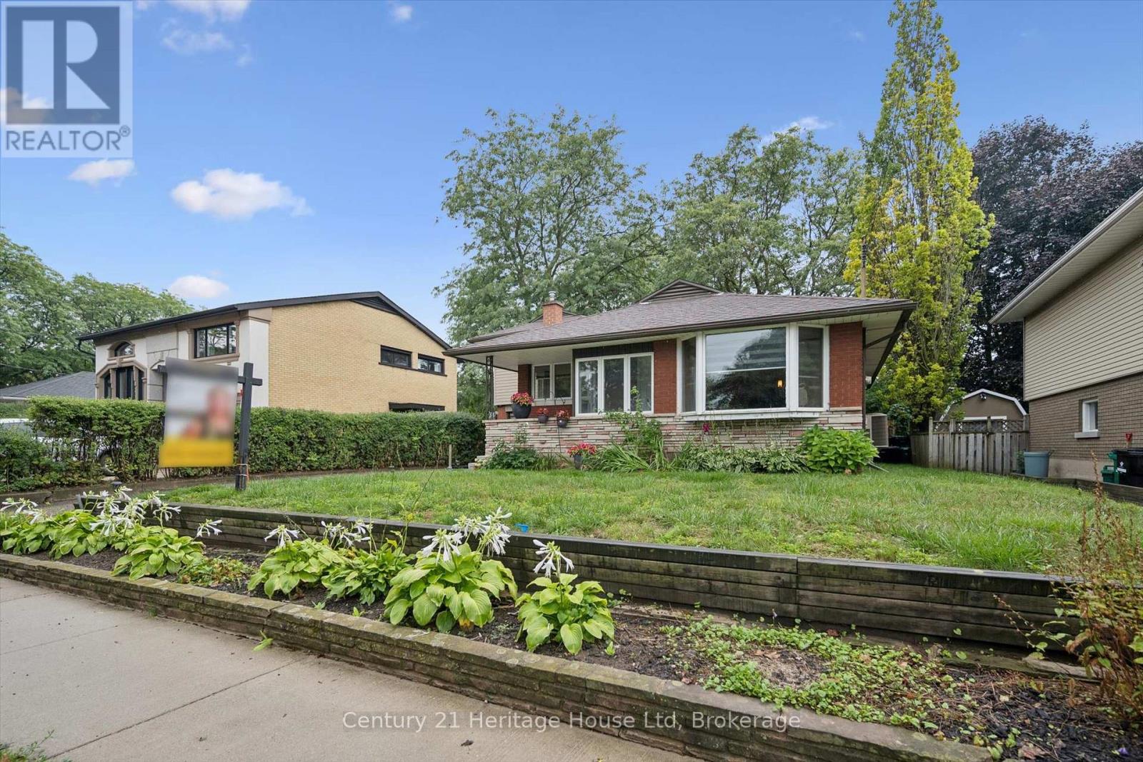 146 CORNELL AVENUE — photo 2