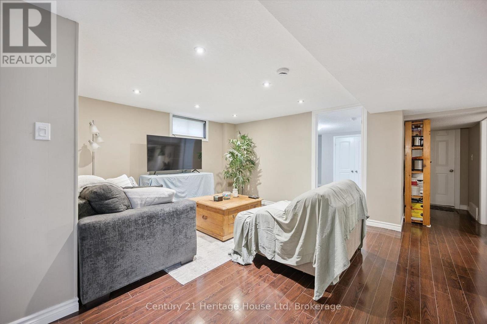 146 CORNELL AVENUE - 28