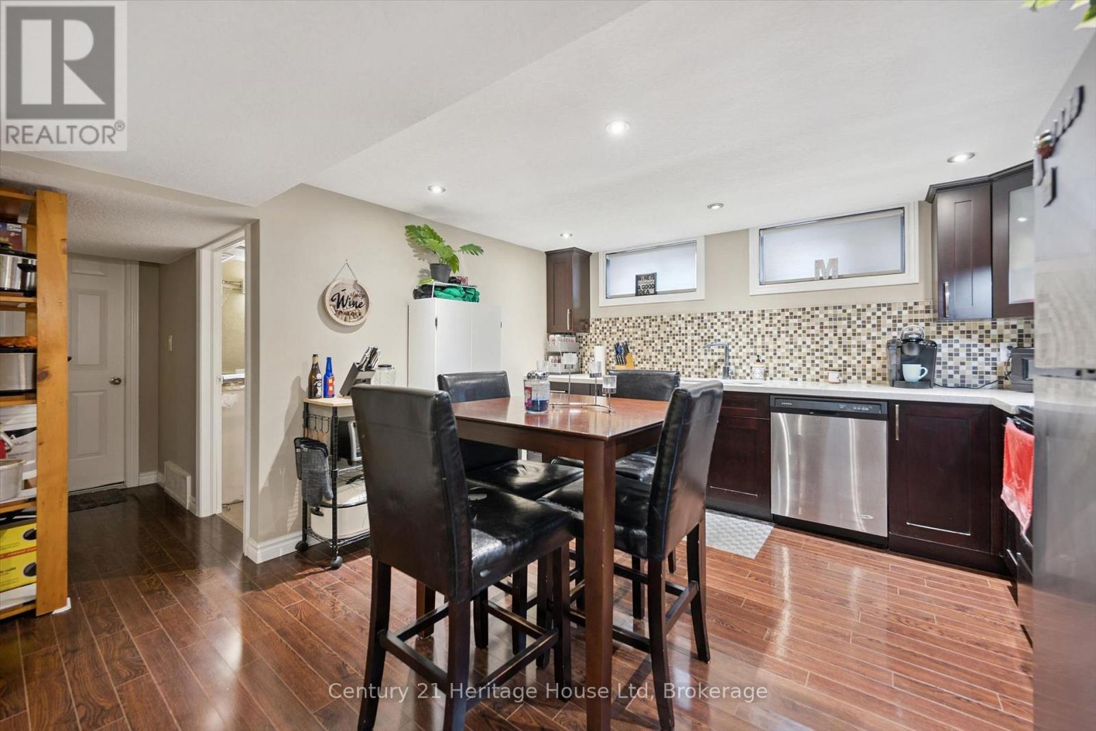 146 CORNELL AVENUE - 29