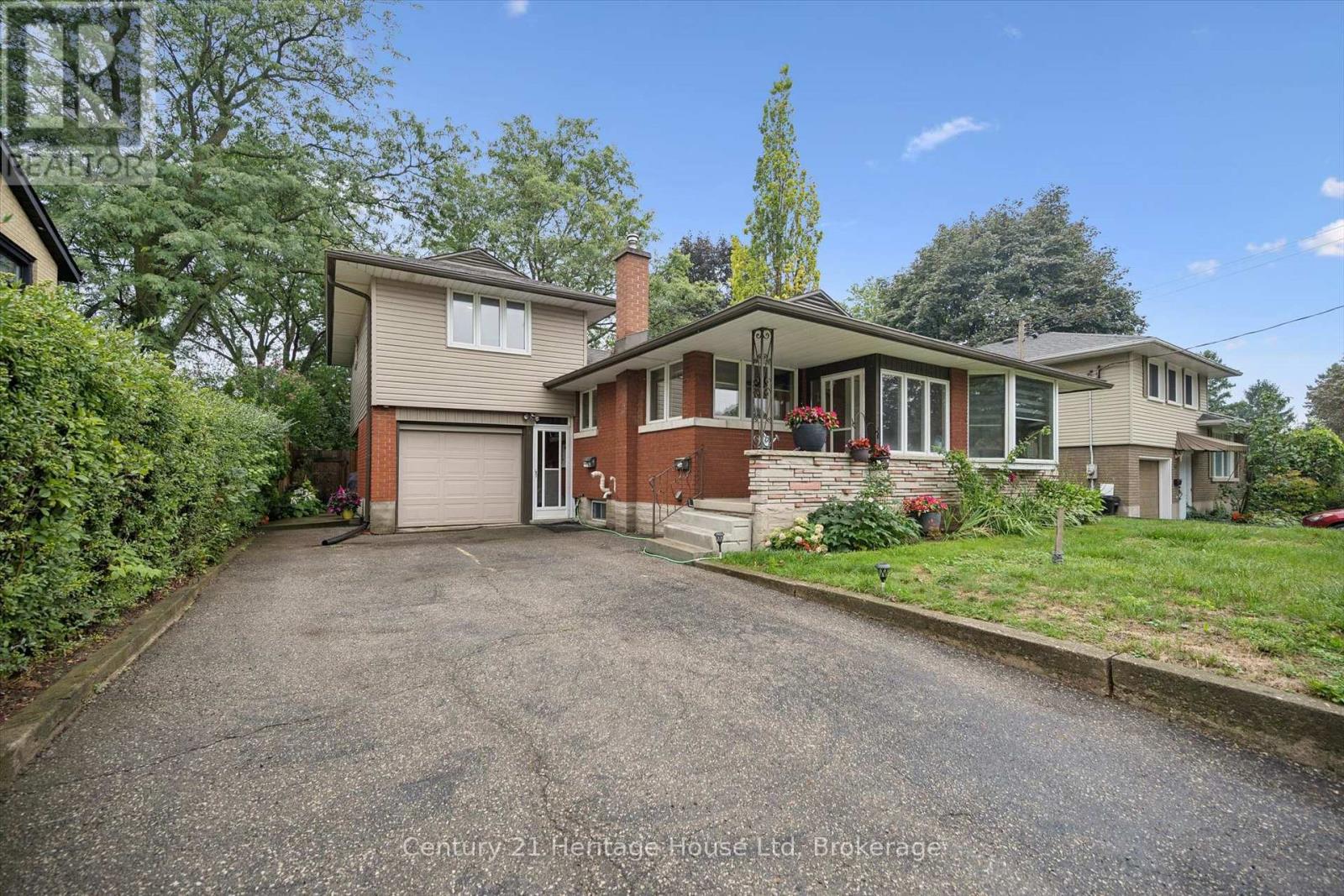 146 CORNELL AVENUE — photo 3