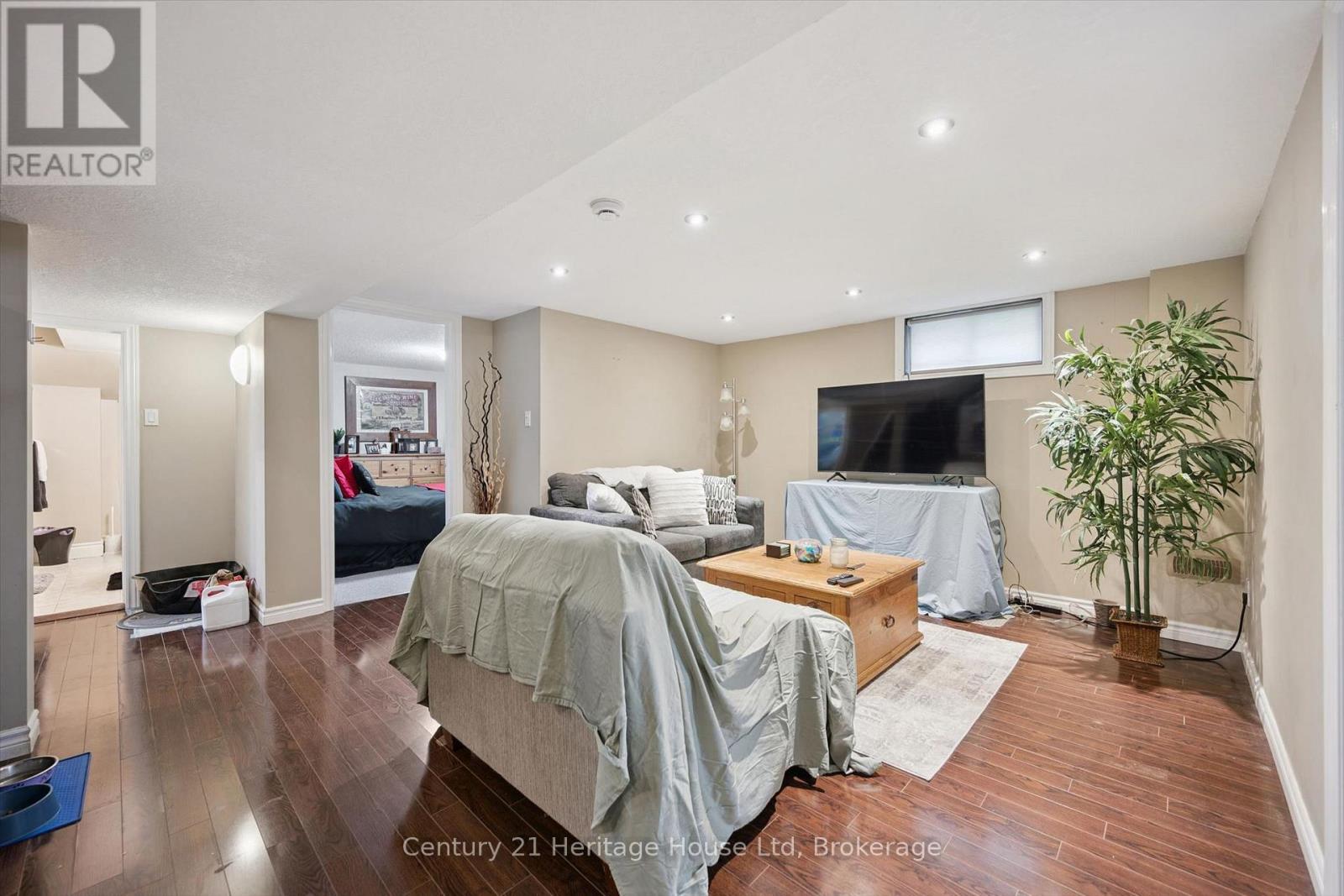 146 CORNELL AVENUE - 30