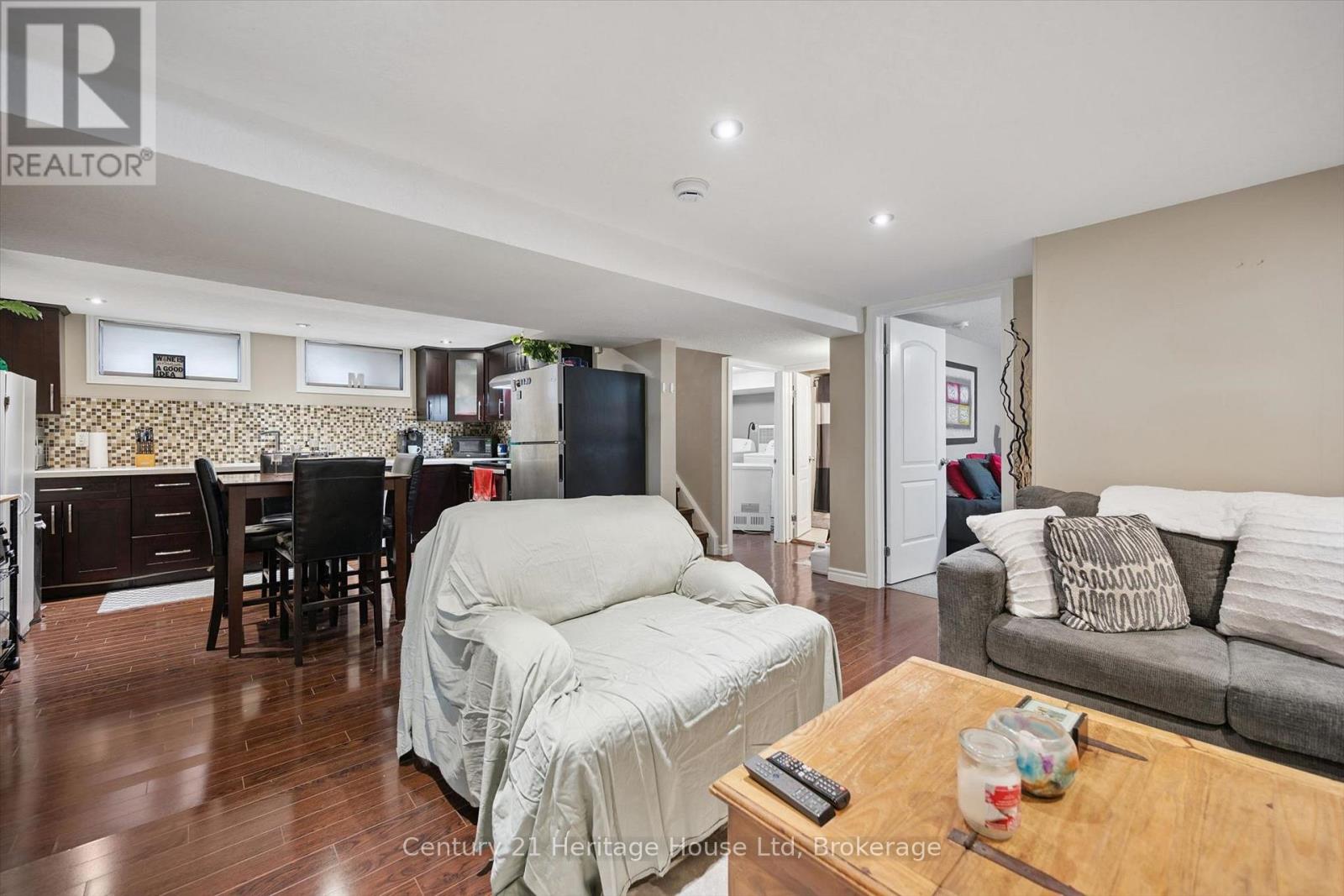 146 CORNELL AVENUE - 31