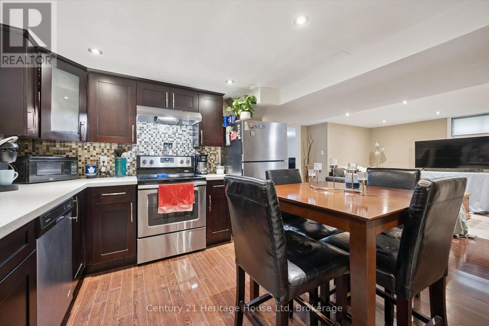 146 CORNELL AVENUE - Image 32