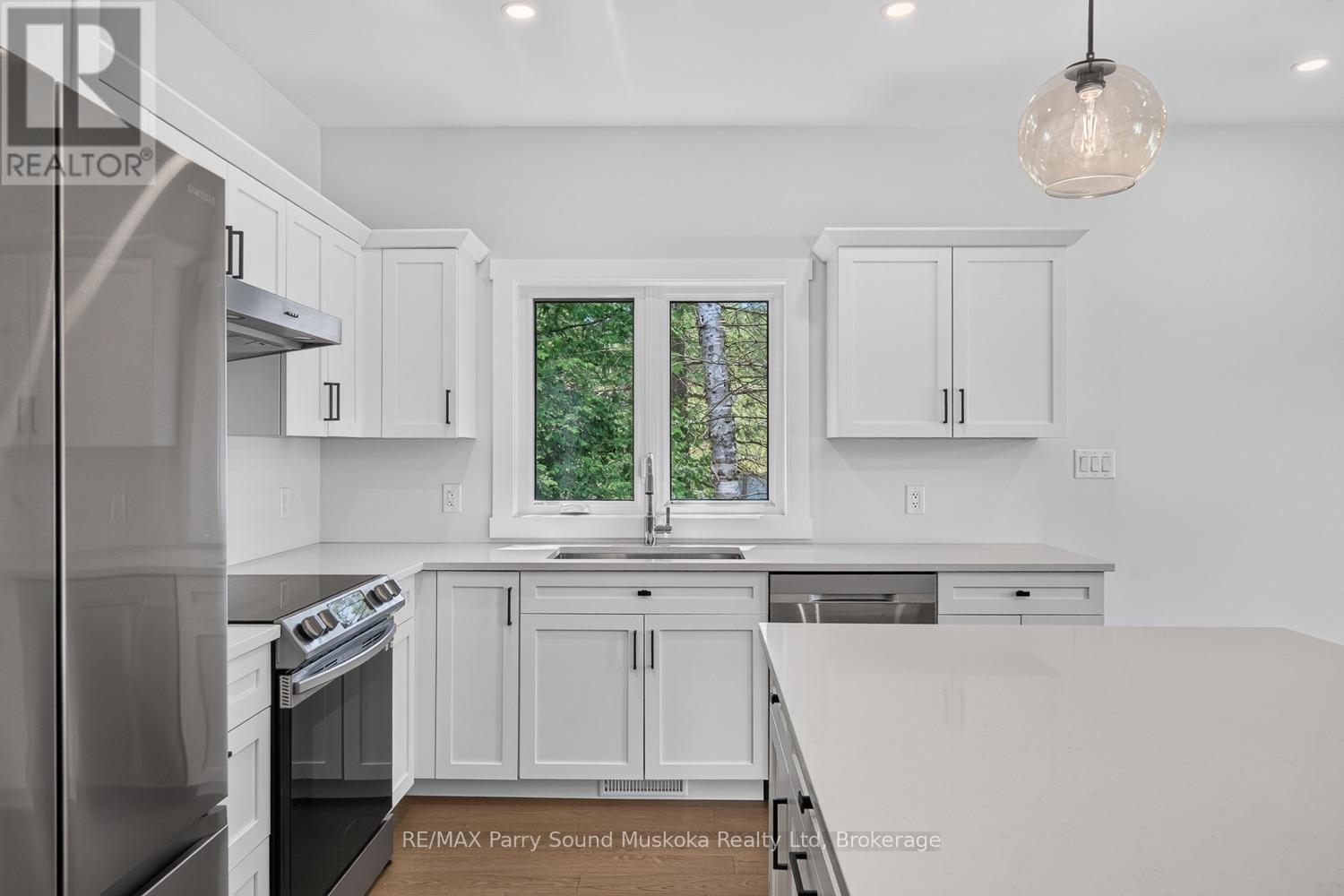 10 GLENROCK ROAD - 10
