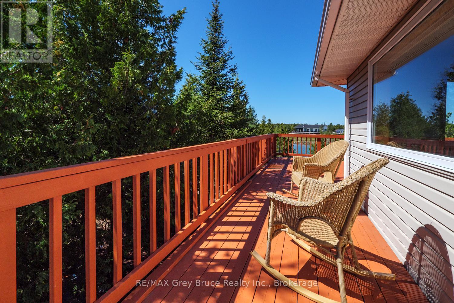 68 BAYSHORE AVENUE S - 12