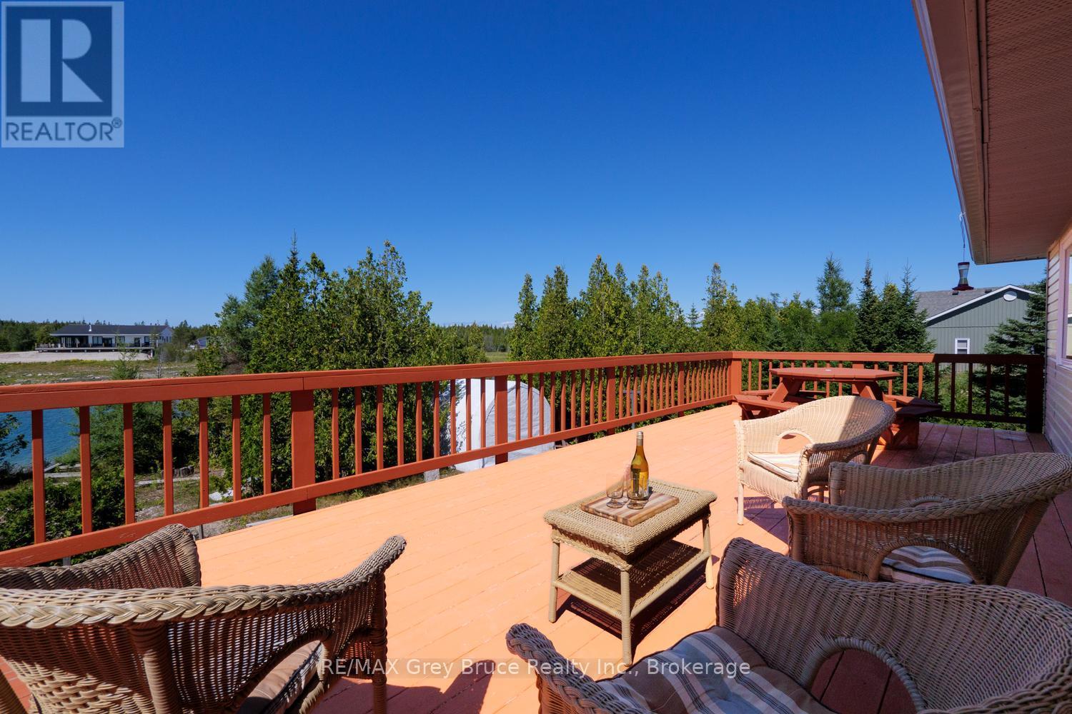 68 BAYSHORE AVENUE S - 13