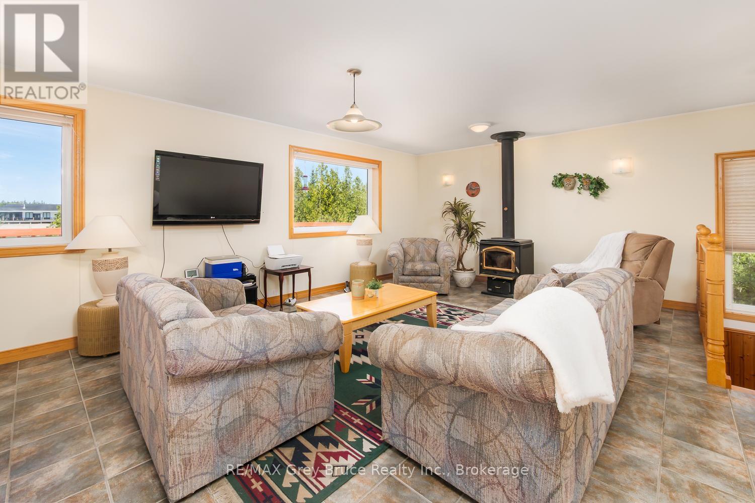 68 BAYSHORE AVENUE S - 20