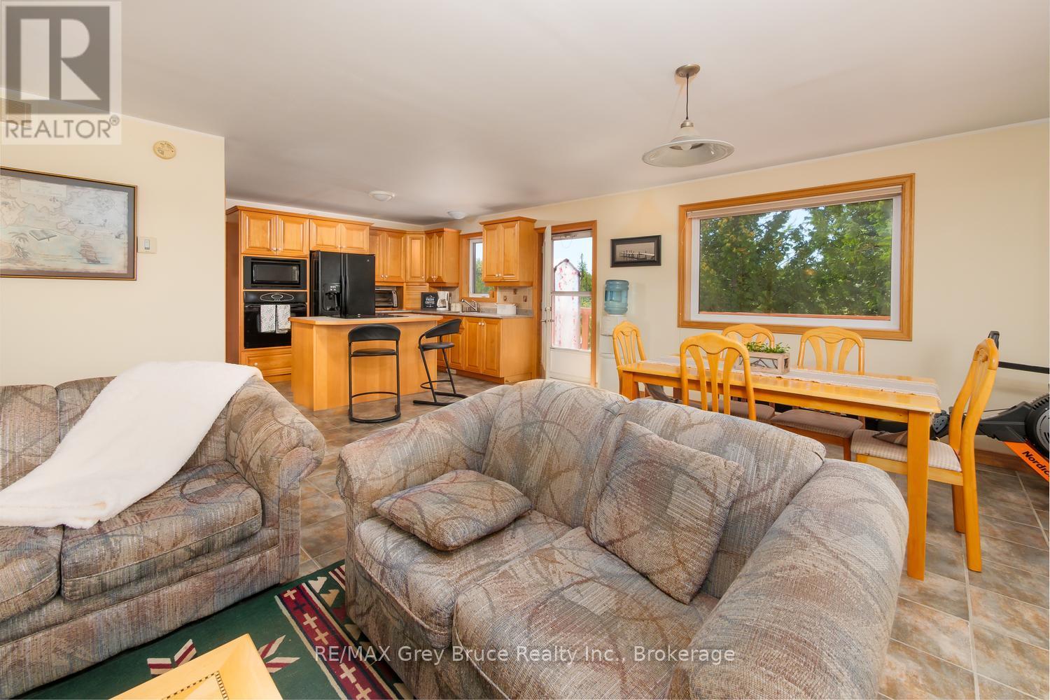 68 BAYSHORE AVENUE S - 24