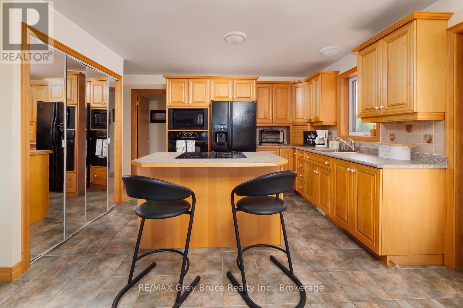 68 BAYSHORE AVENUE S - 26