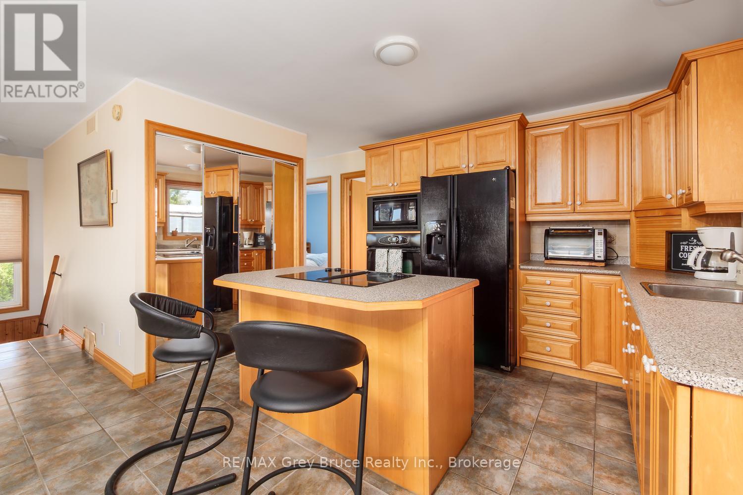 68 BAYSHORE AVENUE S - 31